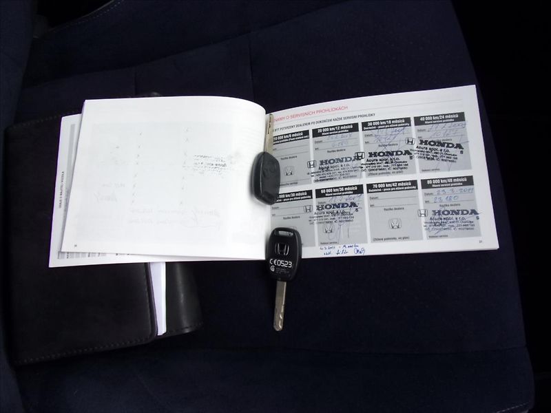 Honda Civic 1,3 i-DSI Comfort - fotka 10 z 24