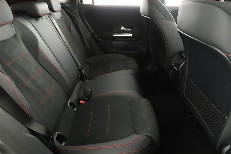 Mercedes-Benz GLA (2025) 200 d 4MATIC - fotka 7 z 19