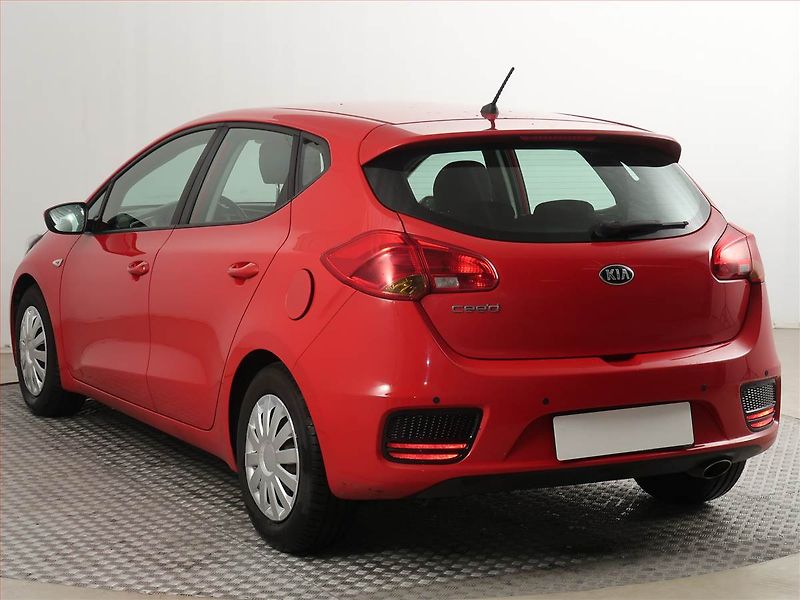 Kia Ceed (2018) 1.4 CVVT, ČR,1.maj, Serv.kniha - fotka 4 z 15