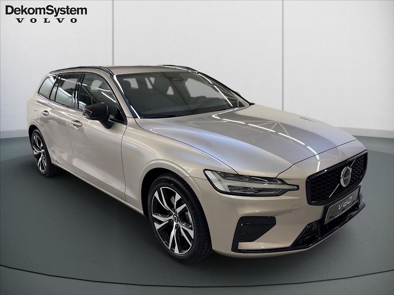 Volvo V60 2,0 B4 Plus Dark 1228 - fotka 2 z 15