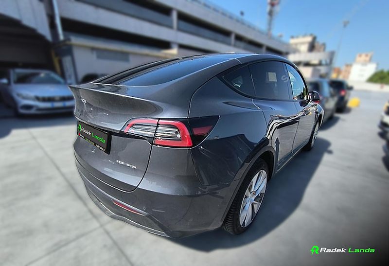Tesla Model Y (2022) LR Dual Motor | plné FSD - fotka 3 z 5