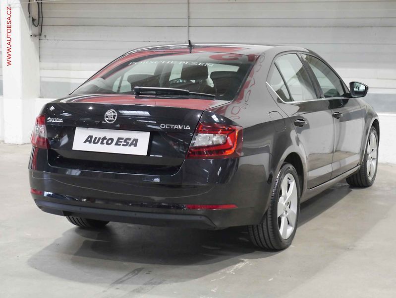 Škoda Octavia (2019) 2.0TDi, 1.maj,ČR, Style - fotka 6 z 23