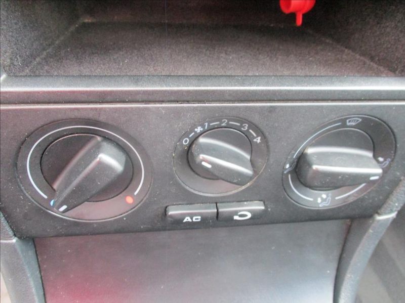 Škoda Octavia 1,6 i klima,serv.kniha,CZ - fotka 21 z 34