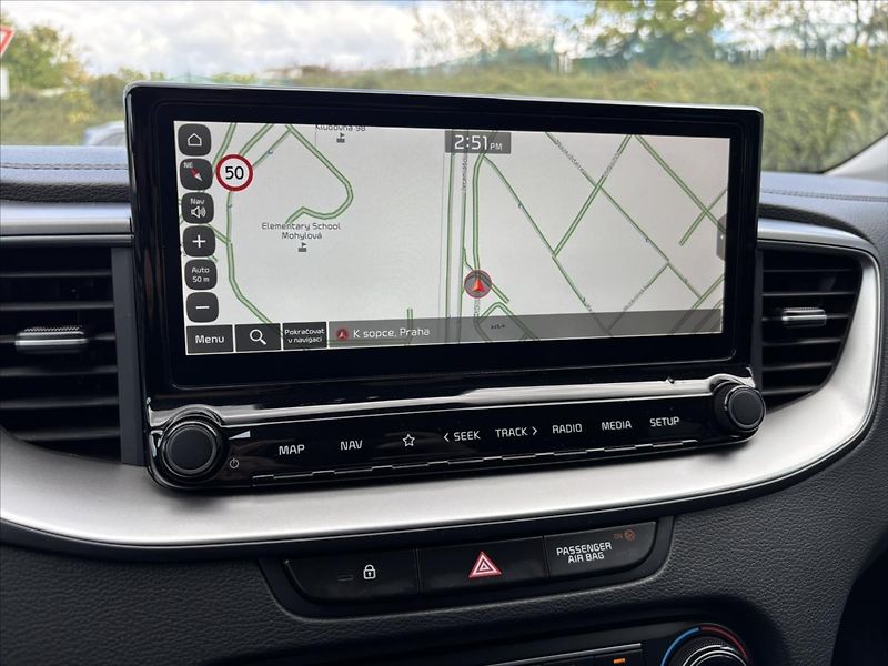 Kia Ceed 1,5 TGDi AT TOP ZÁRUKA CARPLAY - fotka 20 z 42