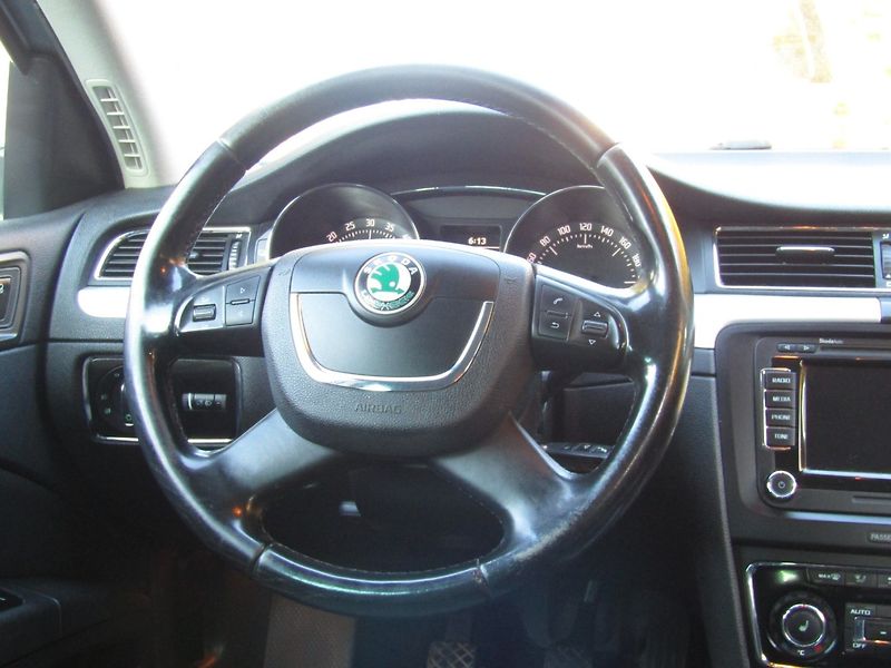 Škoda Superb (2011) 2.0 TDI 103kW  BEZ KOROZE - fotka 16 z 41