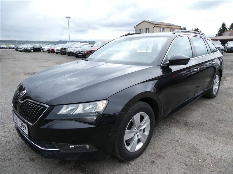 Škoda Superb 1,6 TDi 88kW DPH 2x kola - fotka 3 z 35