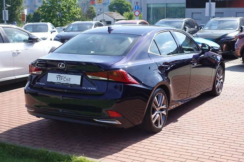 Lexus IS 300h Executive Navi - fotka 5 z 34