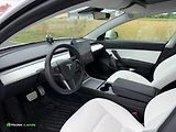 Tesla Model 3 (2021) bílý interiér | 513 koní - náhled 7