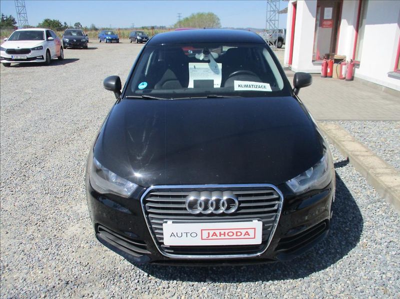Audi A1 1,2 TSi, klima,Navi,serv.kn. - fotka 2 z 32