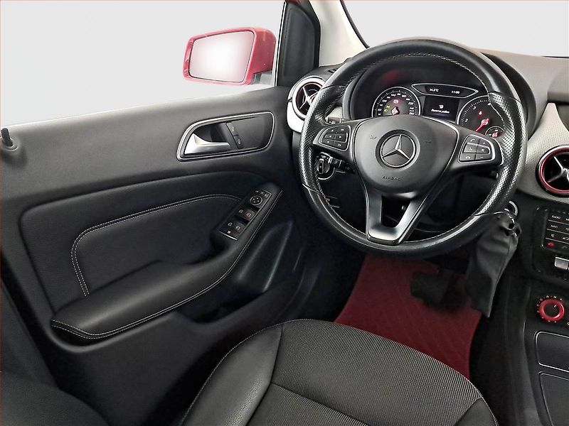 Mercedes-Benz Třídy B (2015) B 200 CDI, 4X4, Automat, Kůže - fotka 7 z 19
