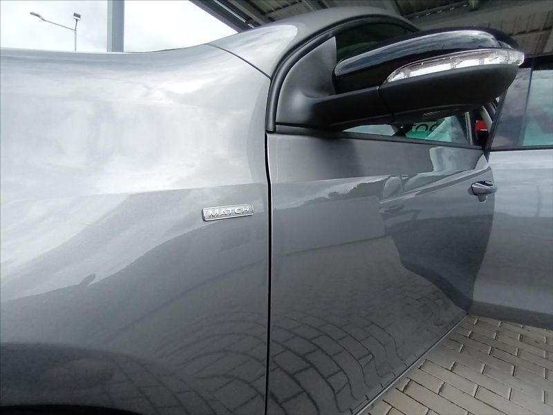 Volkswagen Golf 1,2 TSI,SERVIS,VÝHŘEV,PARKING - fotka 32 z 44