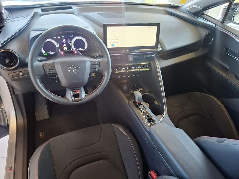 Toyota C-HR 2.0HEV 112KW GR Sport AWD 2024 - fotka 8 z 13
