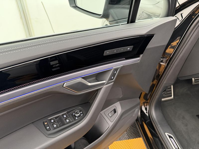 Volkswagen Touareg 3.0Tdi*1-MAJ*DPH*R-LINE*HUD* - fotka 11 z 51