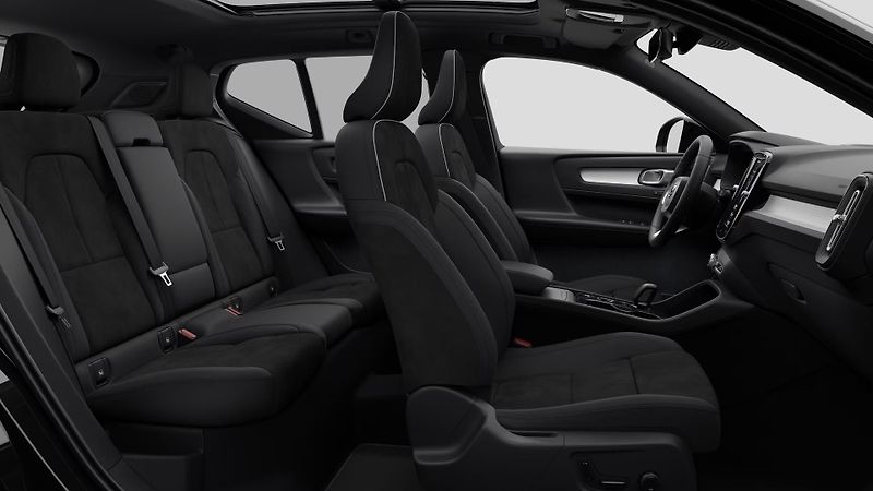 Volvo XC40 (2026) B3 AUT BLACK EDITION ULTRA - fotka 4 z 11