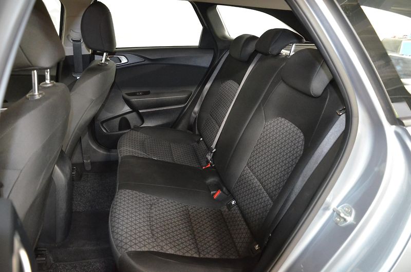 Kia Ceed (2023) SW 1.5 T-GDI 118 Fresh - fotka 18 z 20