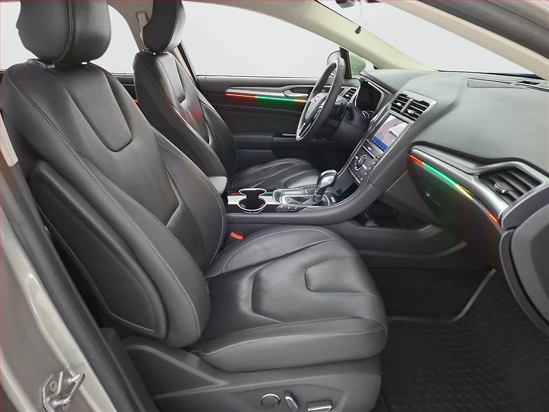 Ford Mondeo (2015) 2.0 TDCI, Automat, Navi - fotka 9 z 22
