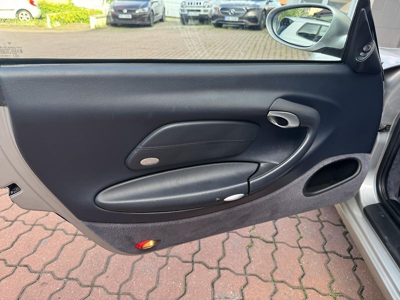 Porsche 911 (1999) Carrera - fotka 12 z 17