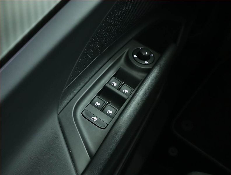 Škoda Enyaq (2023) Sportline iV 60 (62 kWh) - fotka 16 z 18