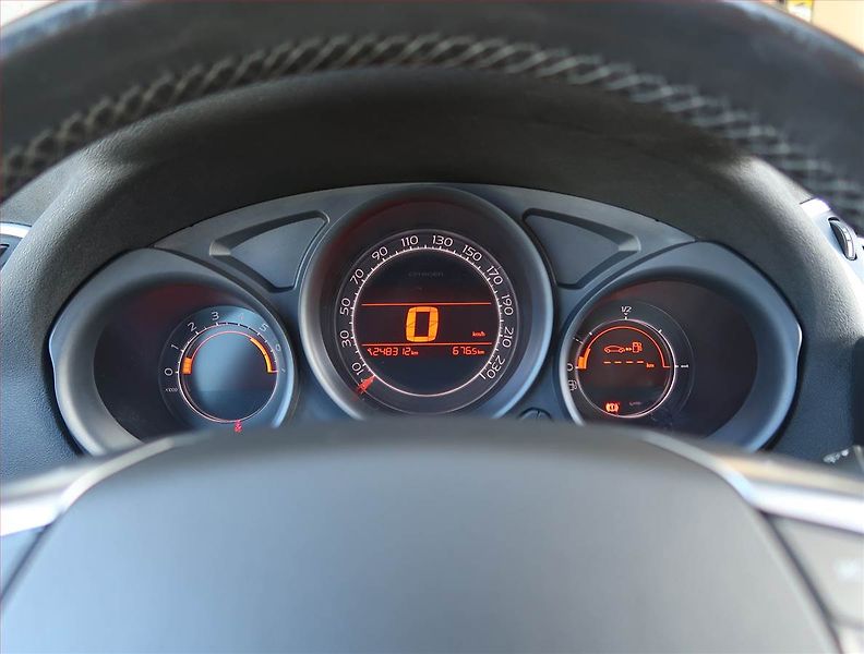 Citroën C4 (2012) 1.6 HDi, Navi, Tempomat - fotka 11 z 16