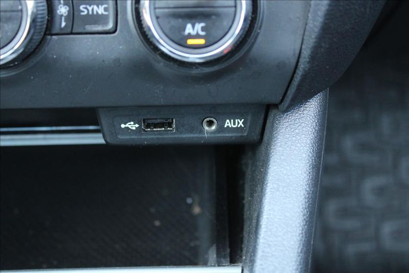 Škoda Octavia 1,6 TDi  DSG,STLYLE,SERVISKA - fotka 22 z 37