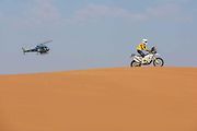 Účastníci Rallye Dakar zdolávají obrovské duny