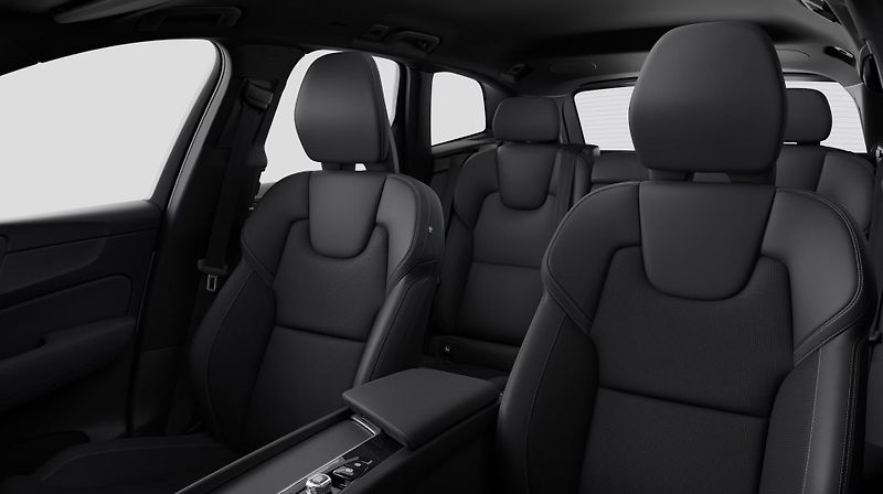 Volvo XC60 (2026) B5 PLUS BLACK + 4SERVIS/ZÁRUKA - fotka 11 z 18