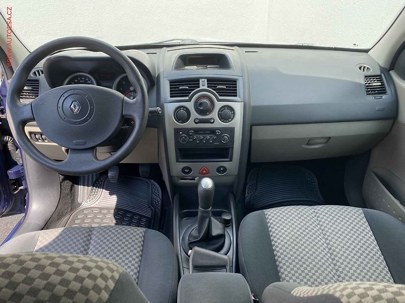 Renault Mégane (2003) 1.6i, AC - fotka 8 z 15