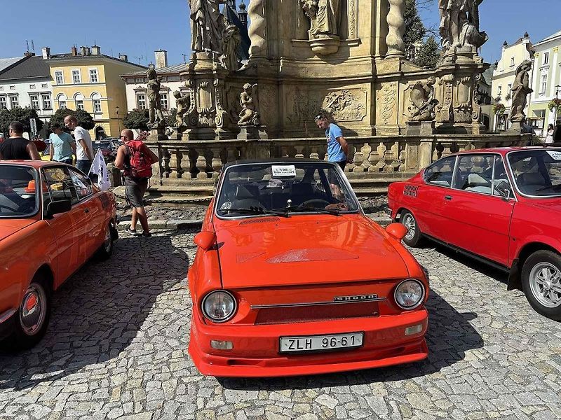 Sraz veteránů Škoda 110R v Uničově