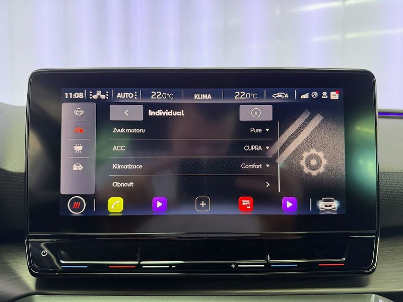 Cupra Leon 2.0 TSI 228KW DSG 4WD, LED, AC - fotka 26 z 37