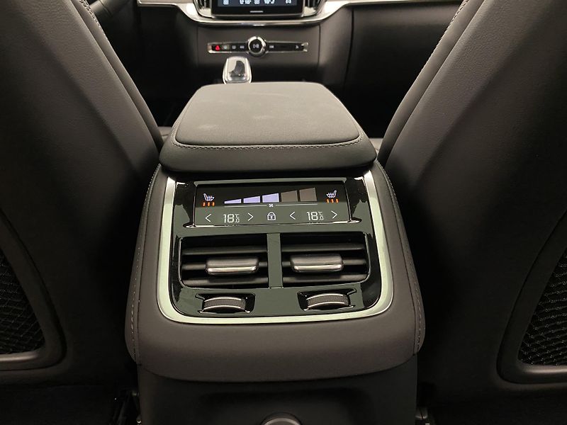 Volvo XC90 (2026) T8 AWD Plug-in DARK ULTRA - fotka 76 z 76