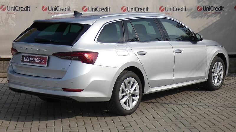 Škoda Octavia Combi 2,0 TDI Style 4x4 DSG 11 - fotka 3 z 27