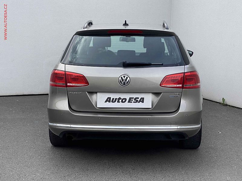 Volkswagen Passat (2013) 1.4 TSi, Comfortline, DSG - fotka 5 z 17