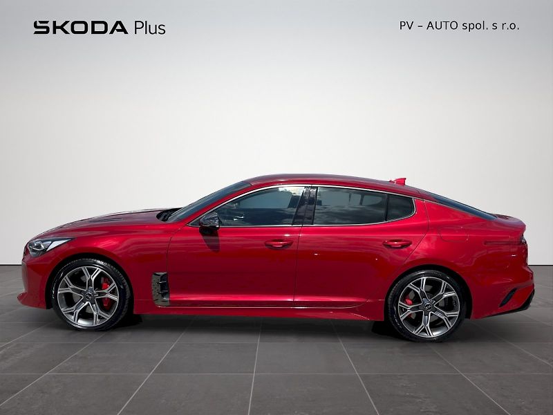 Kia Stinger (2017) 3.3 GT 272 kW 4x4 Automat - fotka 3 z 33