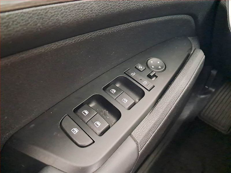 Kia Sportage (2023) 1.6 T-GDI - fotka 18 z 18