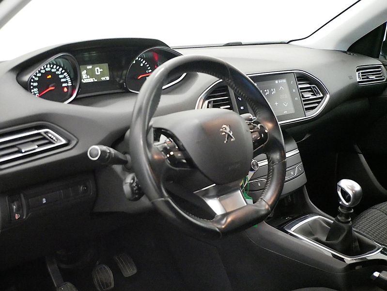 Peugeot 308 - fotka 14 z 30