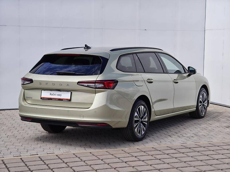 Škoda Superb Selection 7DSG 2,0TDI - fotka 2 z 25
