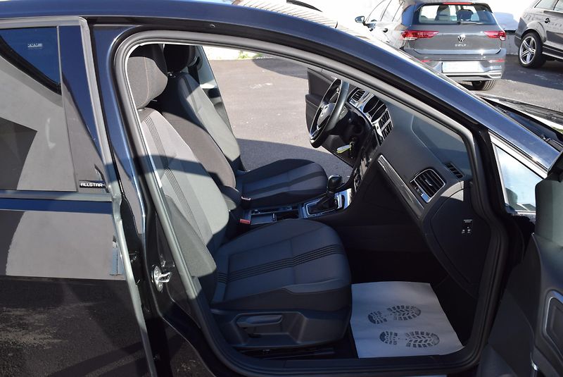 Volkswagen Golf (2017) 1.4TSI 92kw DSG ALLSTAR CLBMT - fotka 29 z 48