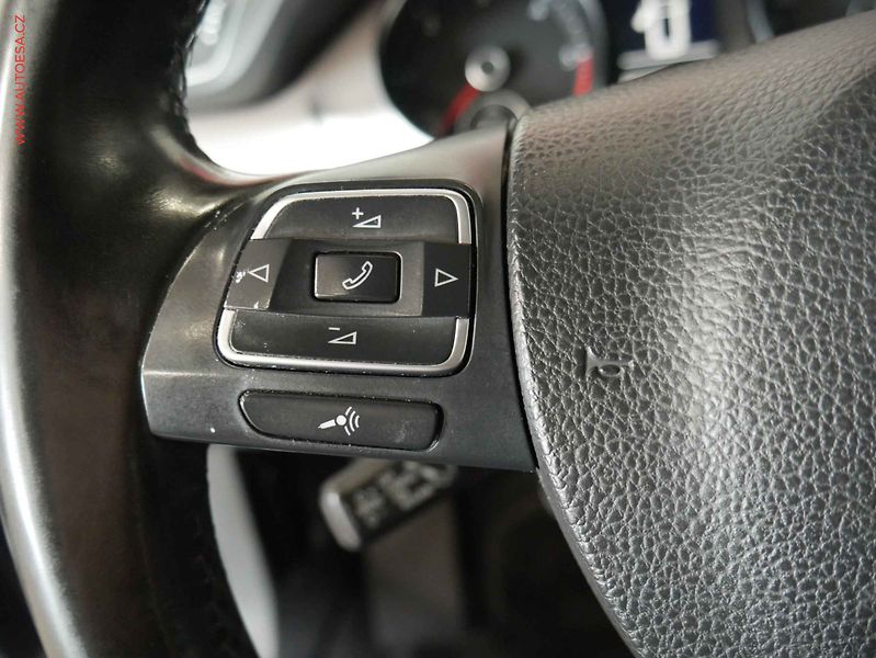 Volkswagen Passat (2011) 2.0 TDI, STK2/28 - fotka 12 z 24