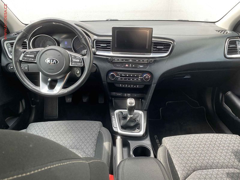 Kia Ceed (2019) 1.4 T-GDi, Vision, navi - fotka 8 z 19