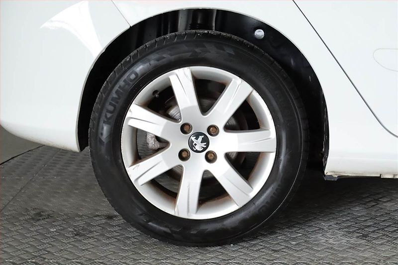 Peugeot 308 (2013) 1.6 VTi, Serv.kniha, Tempomat - fotka 15 z 20