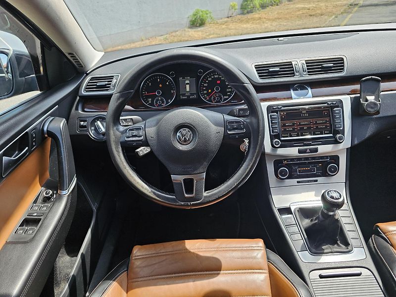 Volkswagen Passat Variant (2011) B7 2.0TDI INDIVIDUAL  - fotka 10 z 19