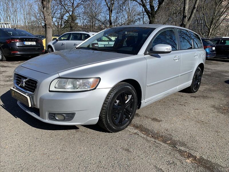 Volvo V50 2,0 D - fotka 1 z 17