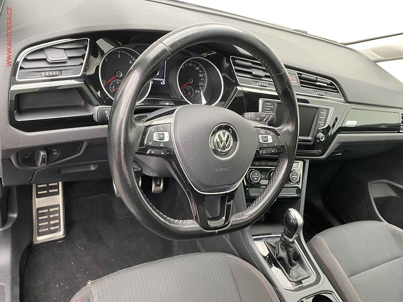 Volkswagen Touran (2017) 2.0 TDi, Sound, DSG, LED - fotka 12 z 18