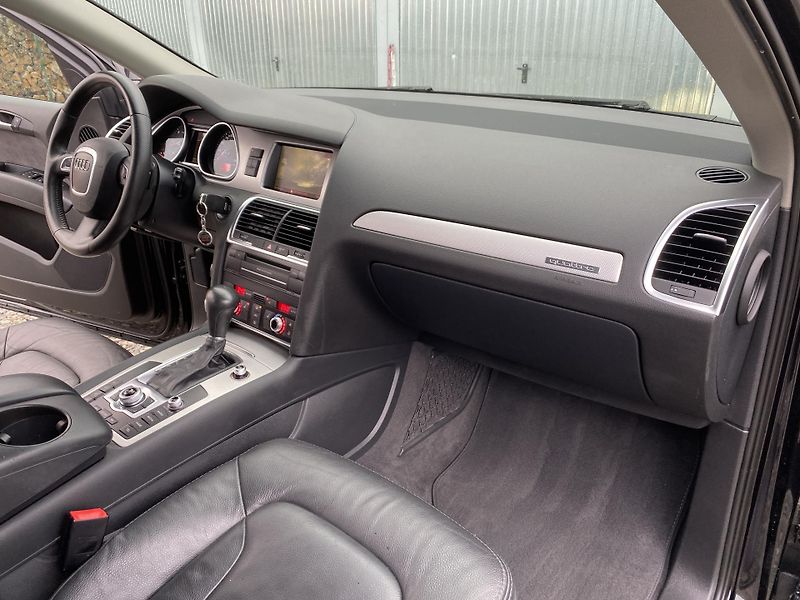Audi Q7 3.0TDi 4x4 240PS FL 8Q SLINE!! - fotka 127 z 156