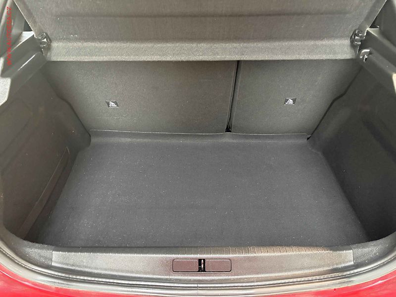 Peugeot 208 (2022) 1.2 PT, Style, kamera - fotka 7 z 16
