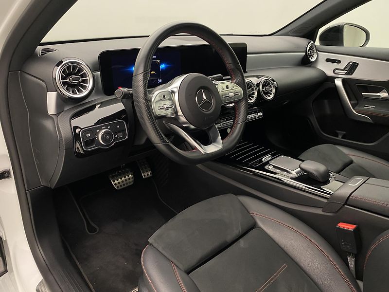 Mercedes-Benz Třídy A A200 AMG 120kW AUT - fotka 4 z 51