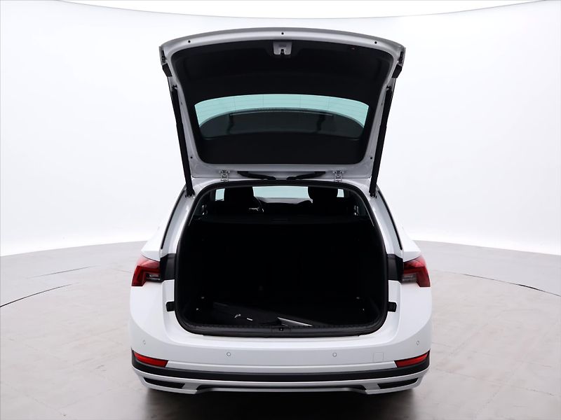 Škoda Octavia 2.0 TDI 4x4 Scout DSG DPH - fotka 9 z 42