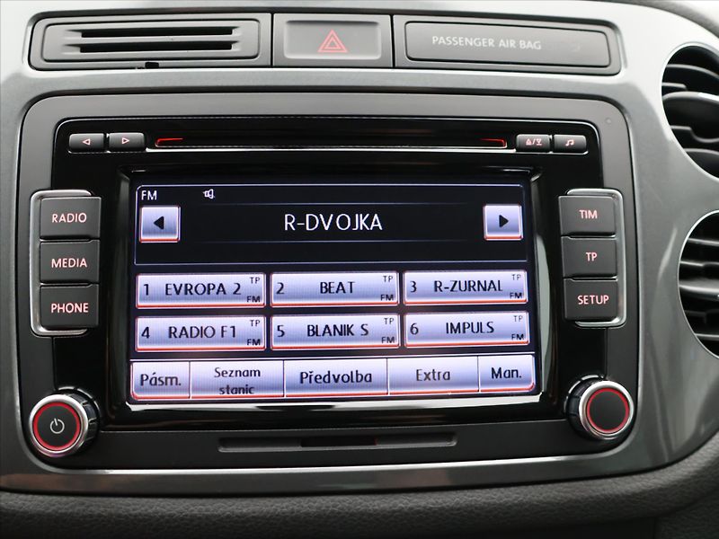 Volkswagen Tiguan 1,4 TSI 4Motion Sport & Style - fotka 15 z 24