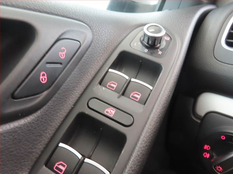 Volkswagen Golf (2010) Highline 1.4 TSI, Automat - fotka 14 z 14