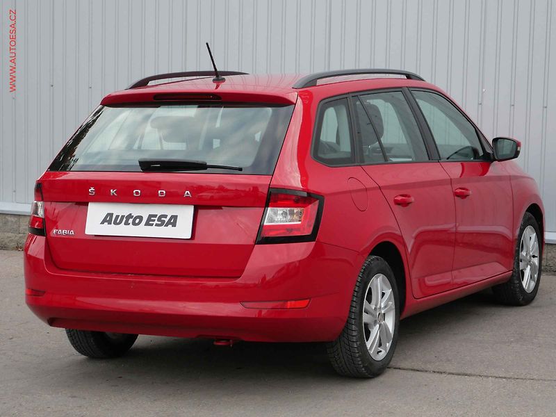 Škoda Fabia (2021) 1.0TSi, ČR, Ambition, AC - fotka 4 z 21